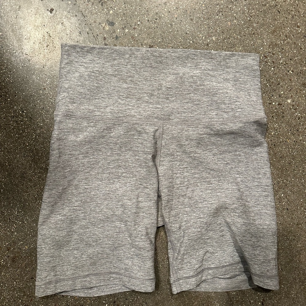 Aritiza Tna biker shorts